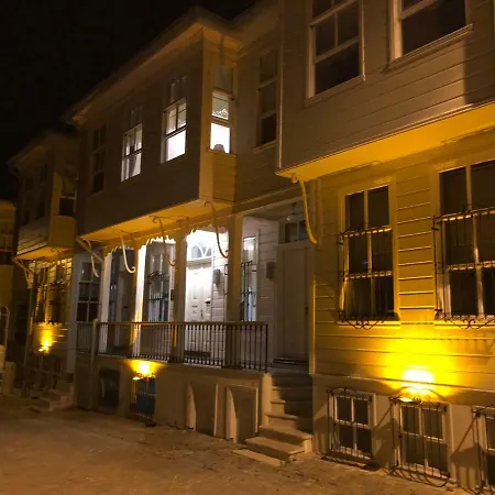 Calikusu Tarihi Besevler Hotell