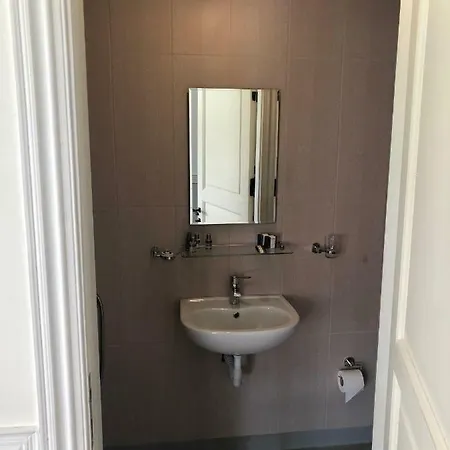 Hotell Calikusu Tarihi Besevler *