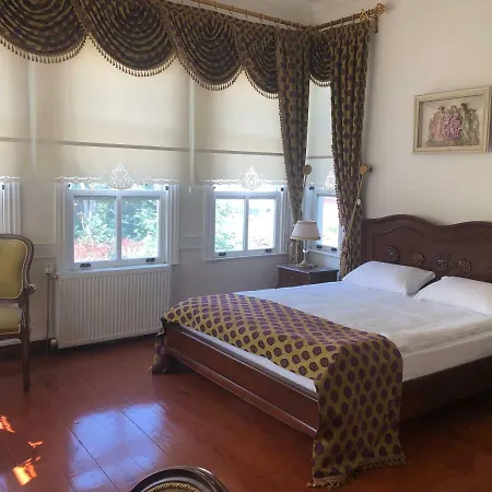 Calikusu Tarihi Besevler Hotel